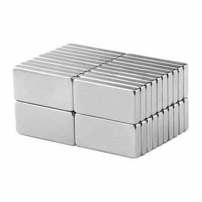 Temperatura di lavoro massima 80°C N52 Magneti al neodimio con rivestimento Ni 50 x 25 x 15 mm