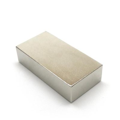 ISO14004 2004 Approvato N52 Neodimio Magnetic Bar Block 100 x 50 x 20 mm per l'ambiente
