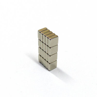Magnete al neodimio composito piccolo blocco 20x20x10 mm per soluzioni magnetiche di lunga durata