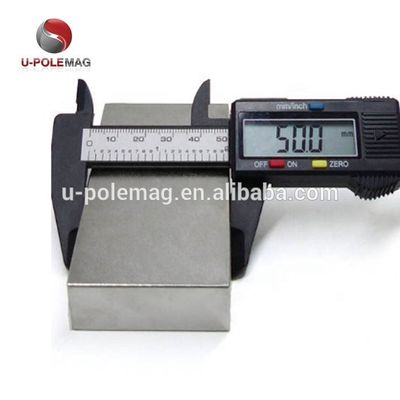 Magnete di terre rare sinterizzato campione Magnete quadrato magnetico permanente potente 50*50*25