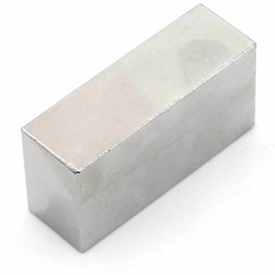 Temperatura di lavoro massima 60°C NdFeB Magnet N52 Super Strong Block 50x25x10mm Neodimio
