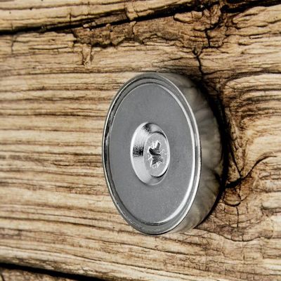 Magnete a pentola NdFeB super forte personalizzato con buco anti-affondamento permanente d1 5,5 mm