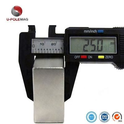 Magnete industriale di grado N52 Magnete permanente a terra rara Neodimio