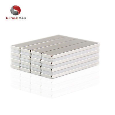 Potente magneto di neodimio N45 da 2,5'x0,4'x0,2' in forma rettangolare per prestazioni