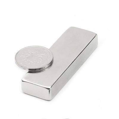 Magnete super forte su misura N52 60x20x10 mm rettangolare con rivestimento di zinco e grado NdFeB