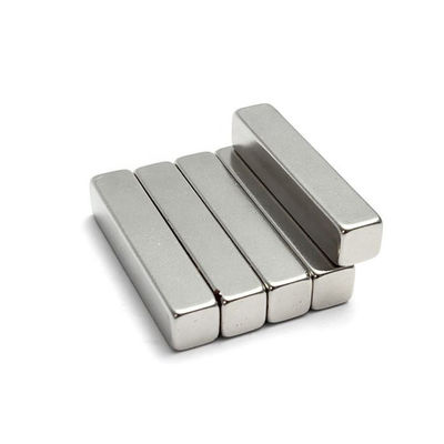Magnete di neodimio composito magnetizzato diametralmente di grado N35-N52 per levitazione