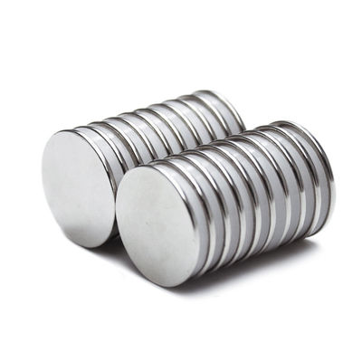 Tolleranza ±1 mm Magnete adesivo a disco di neodimio N35-N52 permanente con autoadesivo 3M