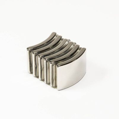 Materiali principali NdFeB Magnete super forte Magneti a segmento di arco di neodimio per motore BLDC