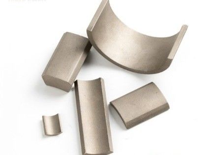 Materiali principali NdFeB Magnete super forte Magneti a segmento di arco di neodimio per motore BLDC