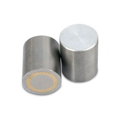 Magnete alnico a forma di tazza e resistente alle temperature fino a 400 gradi Celsius