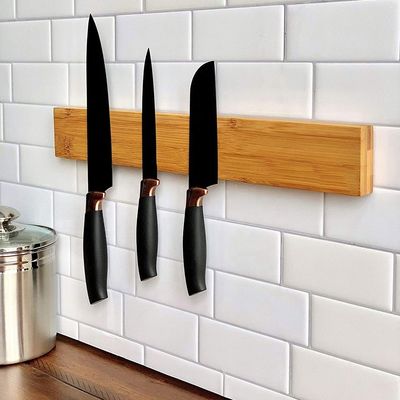 Migliora la tua cucina con un set di coltelli magnetici e un blocco di deposito di noccioline di acacia di bambù