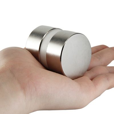 Magnete industriale Disco magnetico di neodimio N52 forte permanente con ISO9001