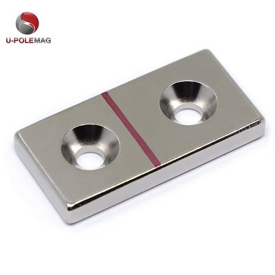 N45 blocco quadrato Magnete a buco anti-affondamento in argento brillante materiale sinterizzato di neodimio