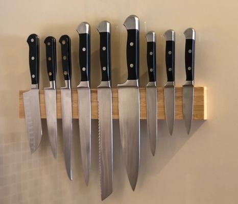 Accessoio per cucina di legno di quercia con porta coltello magnetico