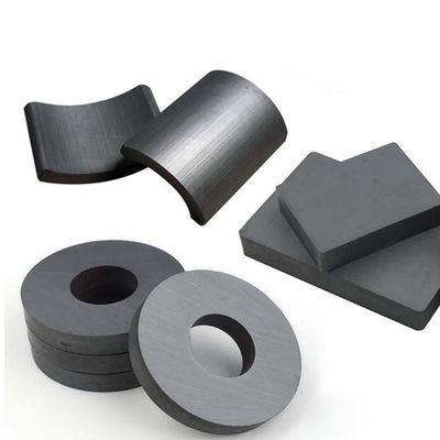 Magneti ceramici curvi di ferrite di grado Y30 con eccellente resistenza alla demagnetizzazione