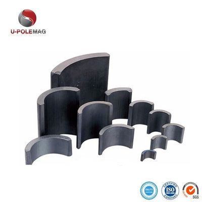 Magneti ceramici curvi di ferrite di grado Y30 con eccellente resistenza alla demagnetizzazione