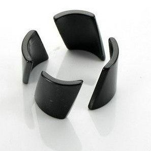 Il segmento più conveniente Magnete di ferrite per motore Magneti in ceramica composita personalizzati