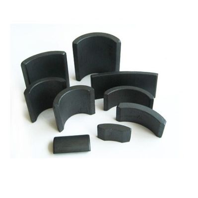 Il segmento più conveniente Magnete di ferrite per motore Magneti in ceramica composita personalizzati