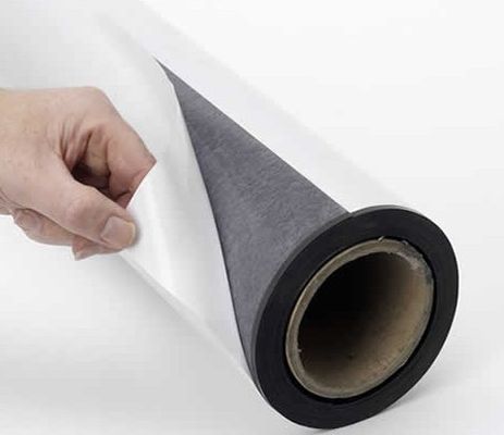 Rollo di fogli di gomma magnetica flessibile con adesivo per legami forti e duraturi