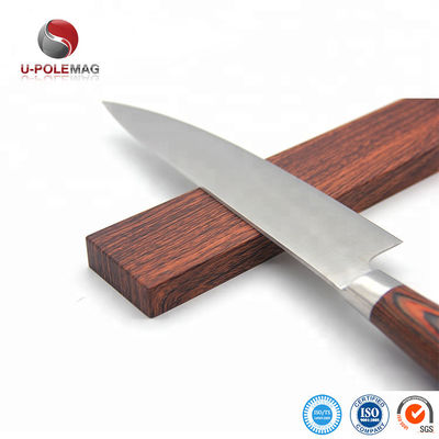 Portatore di coltello magnetico in legno di noce per muro completamente chiuso Spedizione via mare/aria/espresso