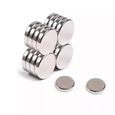 Magnete a disco di neodimio N52 rivestito di nichel con tolleranza ± 3% e resistenza personalizzata