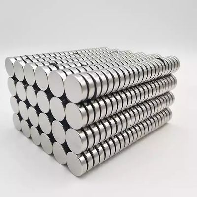 Magnete a disco di neodimio N52 rivestito di nichel con tolleranza ± 3% e resistenza personalizzata
