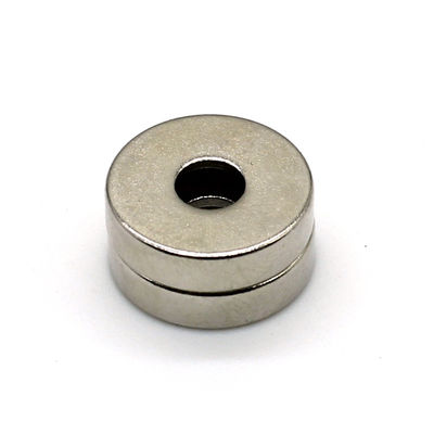 80-220 gradi Centigrado Disco rotondo Magnete al neodimio N52 NdFeB con buco anti-affondamento