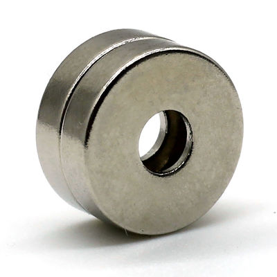 80-220 gradi Centigrado Disco rotondo Magnete al neodimio N52 NdFeB con buco anti-affondamento