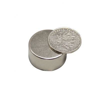 Potente magnete di terre rare NdFeb permanente N52 magnete di neodimio circolare assiale D30x10mm