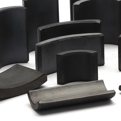 Magneti industriali Y35 Ceramica Ferrite Magnet Bar Ring Block Disc Arc senza rivestimento