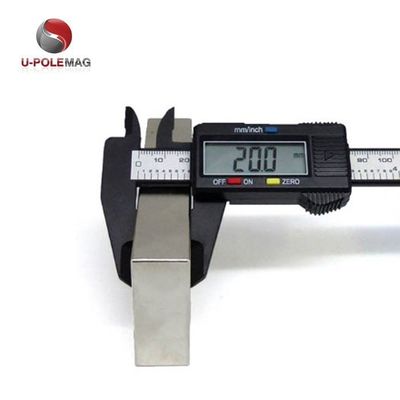 Materiali principali NdFeB Magnete 100mm Tripolari Blocco gigante per applicazioni precise