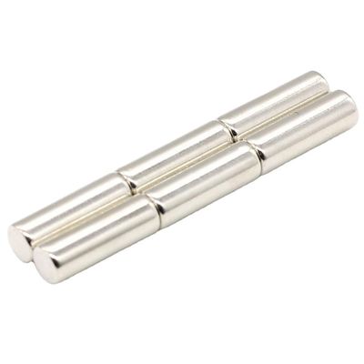 Magnete a cilindro magnetizzato diametralmente con rivestimento in NiCuNi o Zn e tolleranza ± 1%