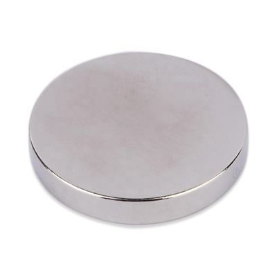 Magnete sinterizzato di neodimio-ferro-boro N52 personalizzato per una forte forza magnetica