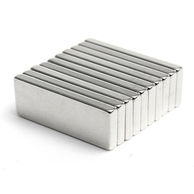 Magnete di neodimio N35 con tolleranza ± 1% e rivestimento in nichel personalizzato
