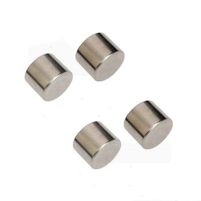 Temperatura di lavoro massima 80 Centigrade NdFeB Magnet N52 30x30 per efficienza e durata