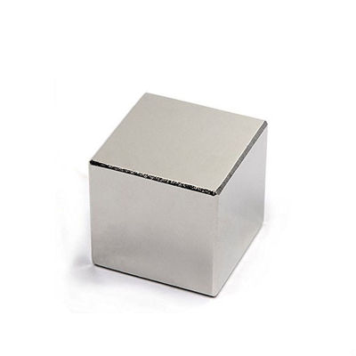Magnete industriale N52 Magnete al neodimio 1" Cubo con servizio di taglio da magnete NdFeB