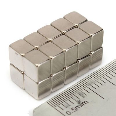 Temperatura di lavoro massima 80 gradi N35 Magneti al neodimio a cubo Magneti a terre rare forti