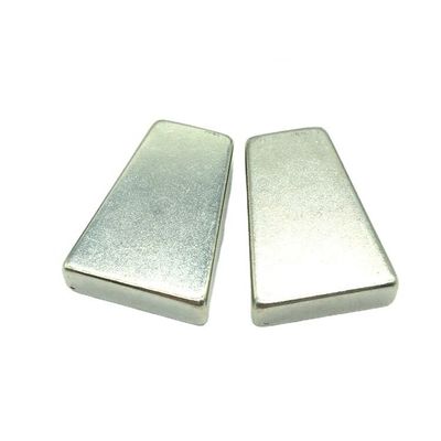 34.66g grado NdFeB ad alta temperatura 150 Centigradi 48SH magneti NdFeB a forma di trapezio