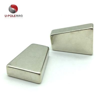34.66g grado NdFeB ad alta temperatura 150 Centigradi 48SH magneti NdFeB a forma di trapezio