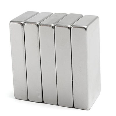 Temperatura di lavoro massima di 80°C Magnete al neodimio 50x10x5 per generatore