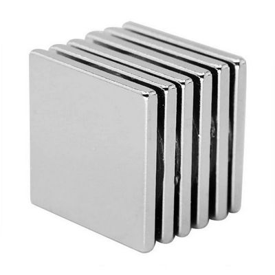 Temperatura di lavoro massima di 80°C Magnete al neodimio 50x10x5 per generatore