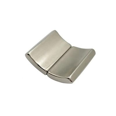 Magnete permanente a segmento d'arco N42 NdFeB per generatori di rotori di turbine eoliche