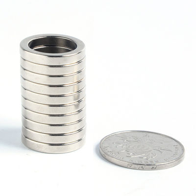 Industria N52 Magnete NdFeB con anello forato Magnete al neodimio Tolleranza ±0,05 Permanente