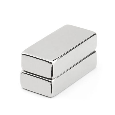 Magnete al neodimio di alta qualità N52 Magnete industriale Magnete quadrato rettangolare NdFeB blocco