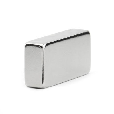 Magnete al neodimio di alta qualità N52 Magnete industriale Magnete quadrato rettangolare NdFeB blocco