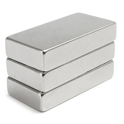 Magnete al neodimio di alta qualità N52 Magnete industriale Magnete quadrato rettangolare NdFeB blocco