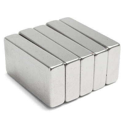 Magnete al neodimio di alta qualità N52 Magnete industriale Magnete quadrato rettangolare NdFeB blocco