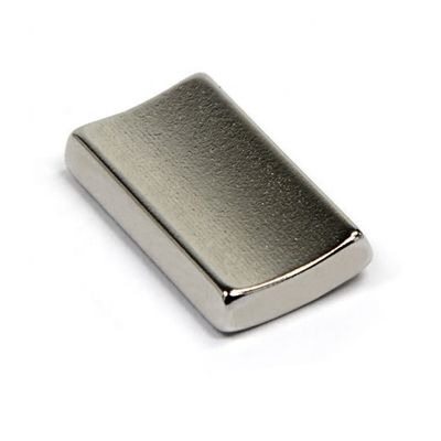 Magnete ad arco motore NdFeB personalizzato Magnete a segmento di neodimio super grande con grado N35-N52
