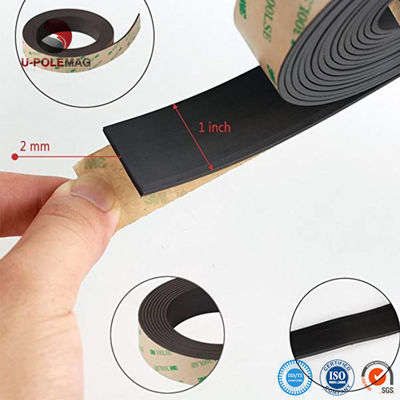 Nastro magnetico a neodimio flessibile 30x1,5 mm con adesivo permanente e servizio di taglio