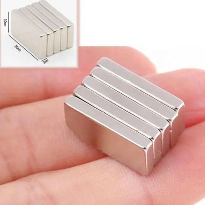 Magnete sottile rettangolare 20x10x3mm 3.3kg Forza per la temperatura di lavoro massima 80 Centigradi